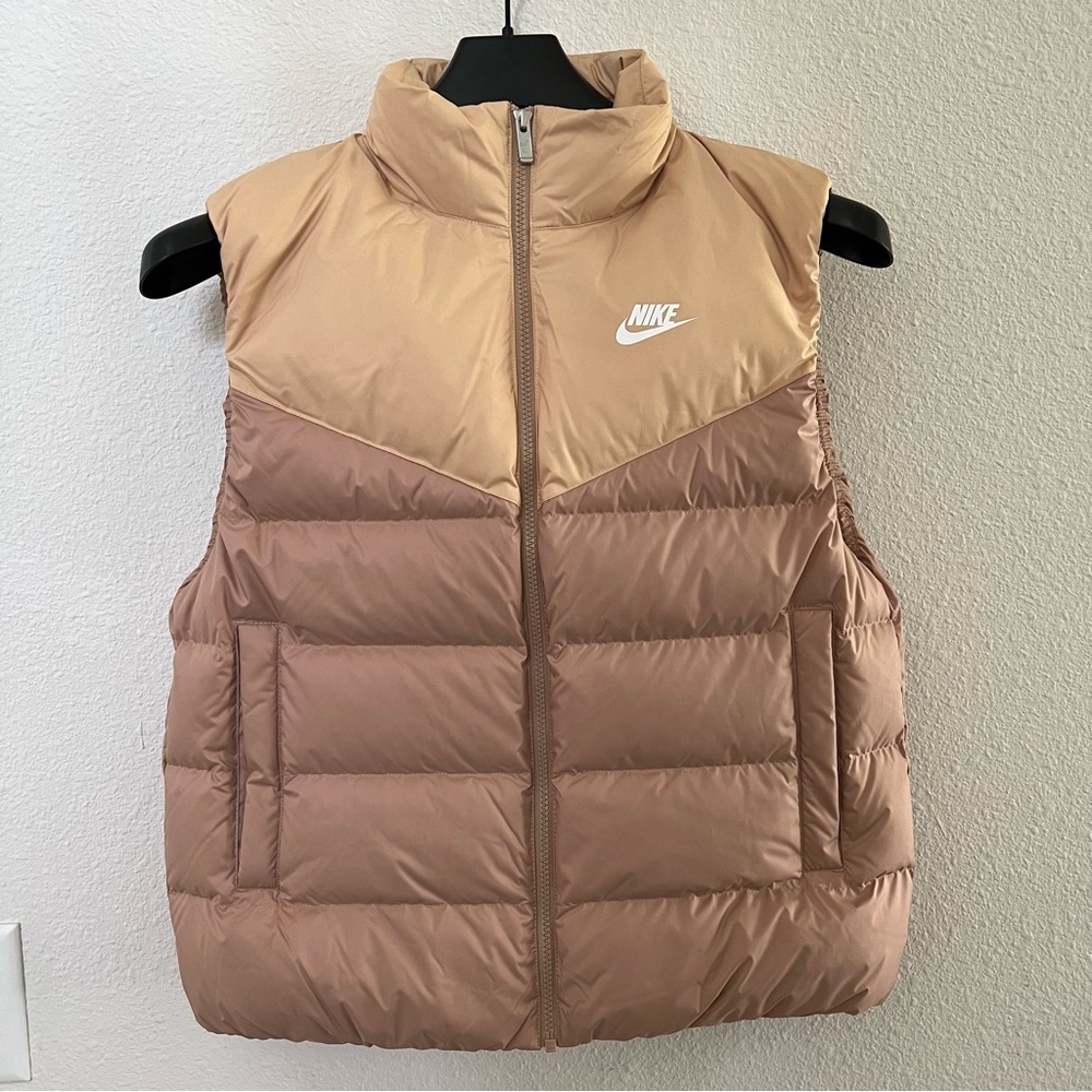 Nike Sportswear Therma-FIT Windrunner
Women's Down Vest